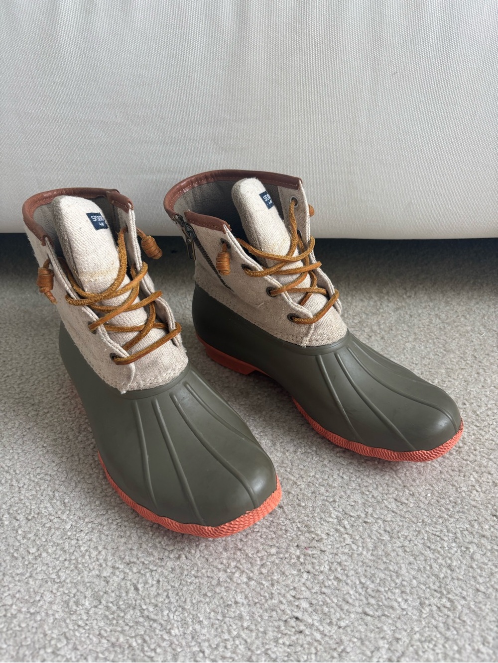 Sperry Saltwater Olive Green and Coral Duck Boots women’s 10